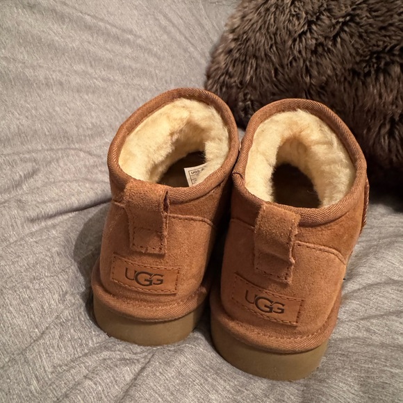 UGG Chestnut Ultra Mini - Picture 5 of 8